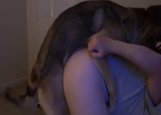 Dude gets his dog to fuck his gay ass
